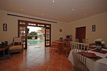 354 On York Avenue Hotel Randburg Esterno foto